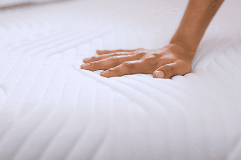 Traagschuim matras dat zich aanpast aan het lichaam