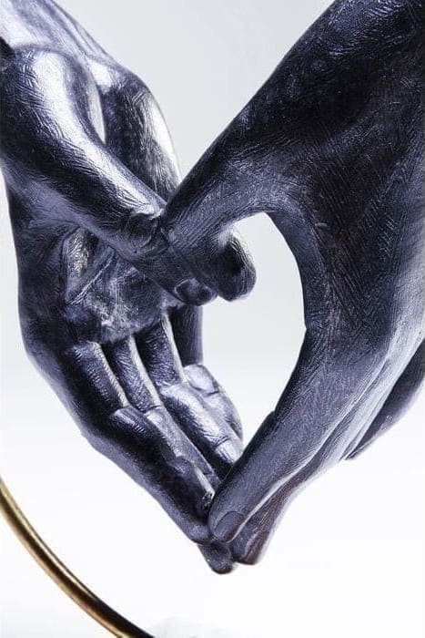 Deco Object Elements Heart Hand 60843 Dit decoratieve object laat zien wat belangrijk is in het leven: het hart. Kare Design