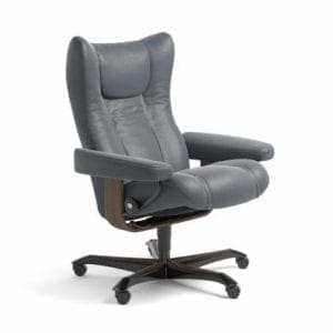 Stressless Wing relaxfauteuil - leder Batick atlantic blue - maatvoering M - Bureaustoel met wieltjes - Lowik Wonen & Slapen fauteuil collectie