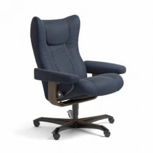 Stressless Wing relaxfauteuil - leder Paloma oxford blue - maatvoering M - Bureaustoel met wieltjes - Lowik Wonen & Slapen fauteuil collectie