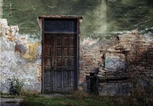 Wandkleed Oude deur 132x190 Old door, brick building, wandkleed inclusief 1x ophangsysteem. Accessoires Profijt Meubel Lowik Meubelen