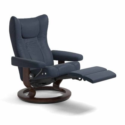 Stressless Wing relaxfauteuil - null Paloma oxford blue - maatvoering M - Classic onderstel, LegComfort voetenbank - Lowik Wonen & Slapen fauteuil collectie