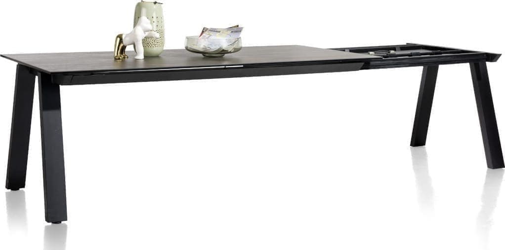 Stanford eetkamertafel 100 x 200 cm (+80cm), uit de collectie van Henders & Hazel. Uitgevoerd in met een tafelblad van keramiek op glas in de stijlvolle kleur Blaze dark, met antraciet metalen onderstel.