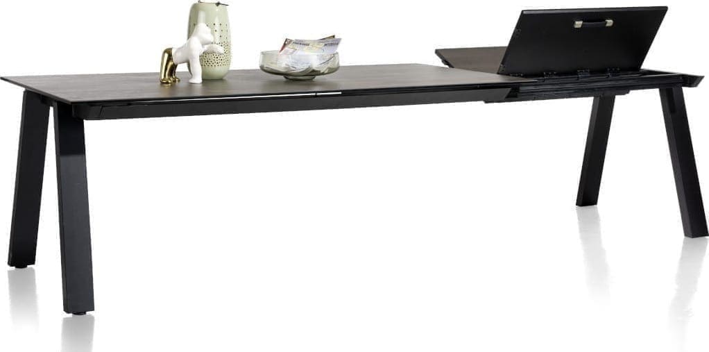Stanford eetkamertafel 100 x 200 cm (+80cm), uit de collectie van Henders & Hazel. Uitgevoerd in met een tafelblad van keramiek op glas in de stijlvolle kleur Blaze dark, met antraciet metalen onderstel.