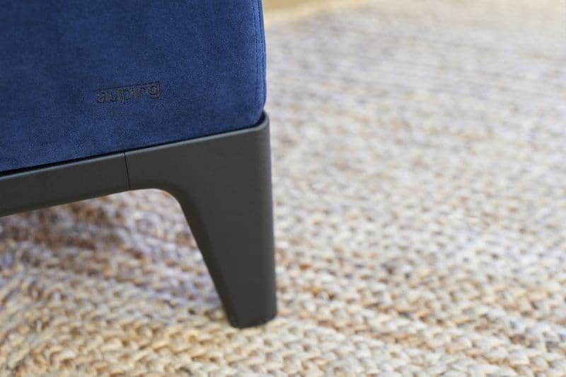 Boxspring Criade van Auping, afgebeeld met hoofdbord Bend, stel uw bed naar wens samen!