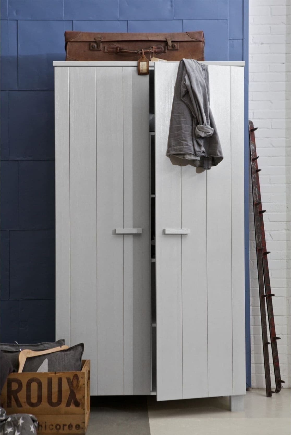 WOOOD Dennis Kast Grenen Betongrijs Geborsteld Concrete grey Kast