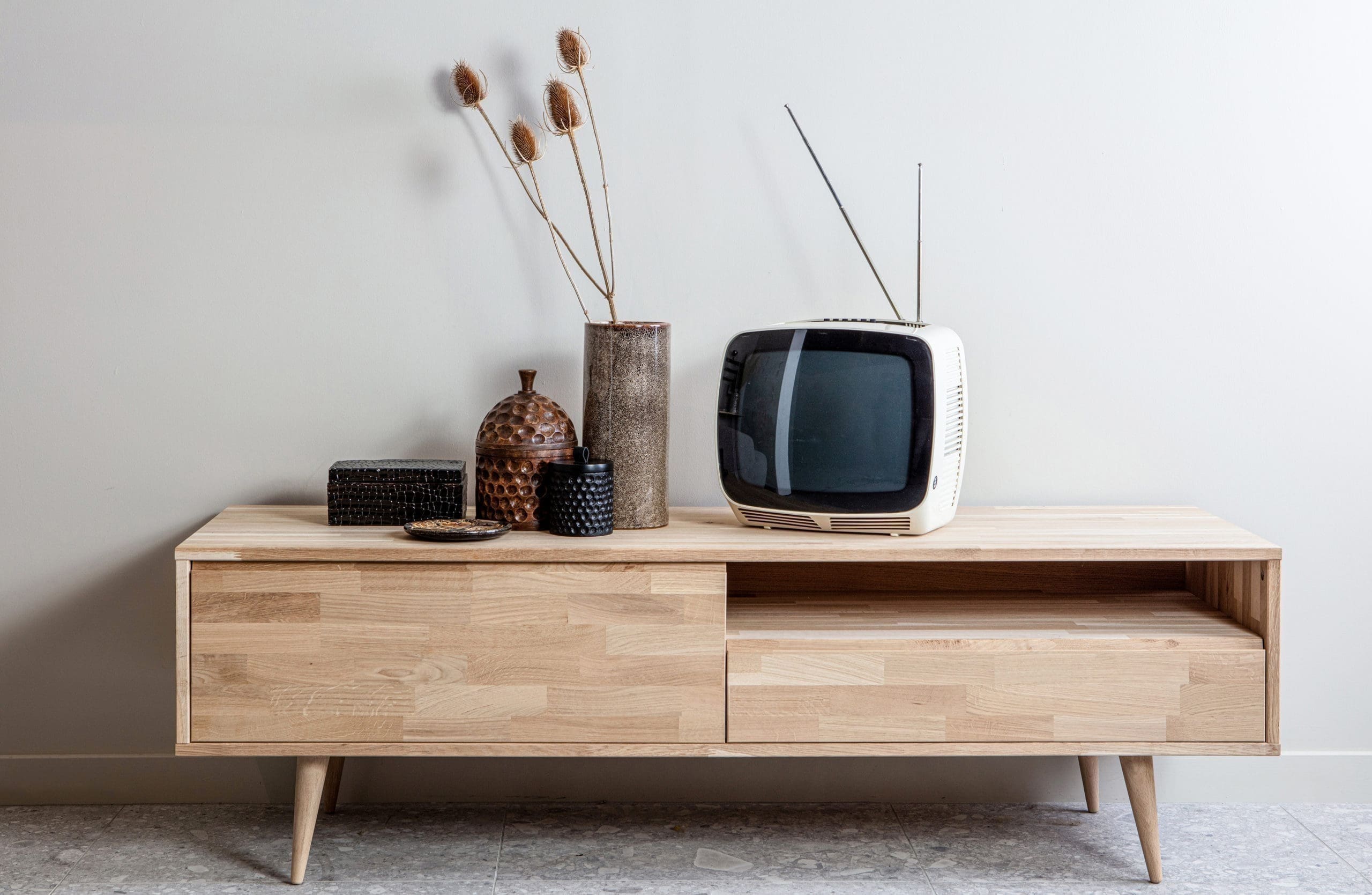 WOOOD Tygo Tv Meubel 150 Eiken Met Retro Poten Oak Kast