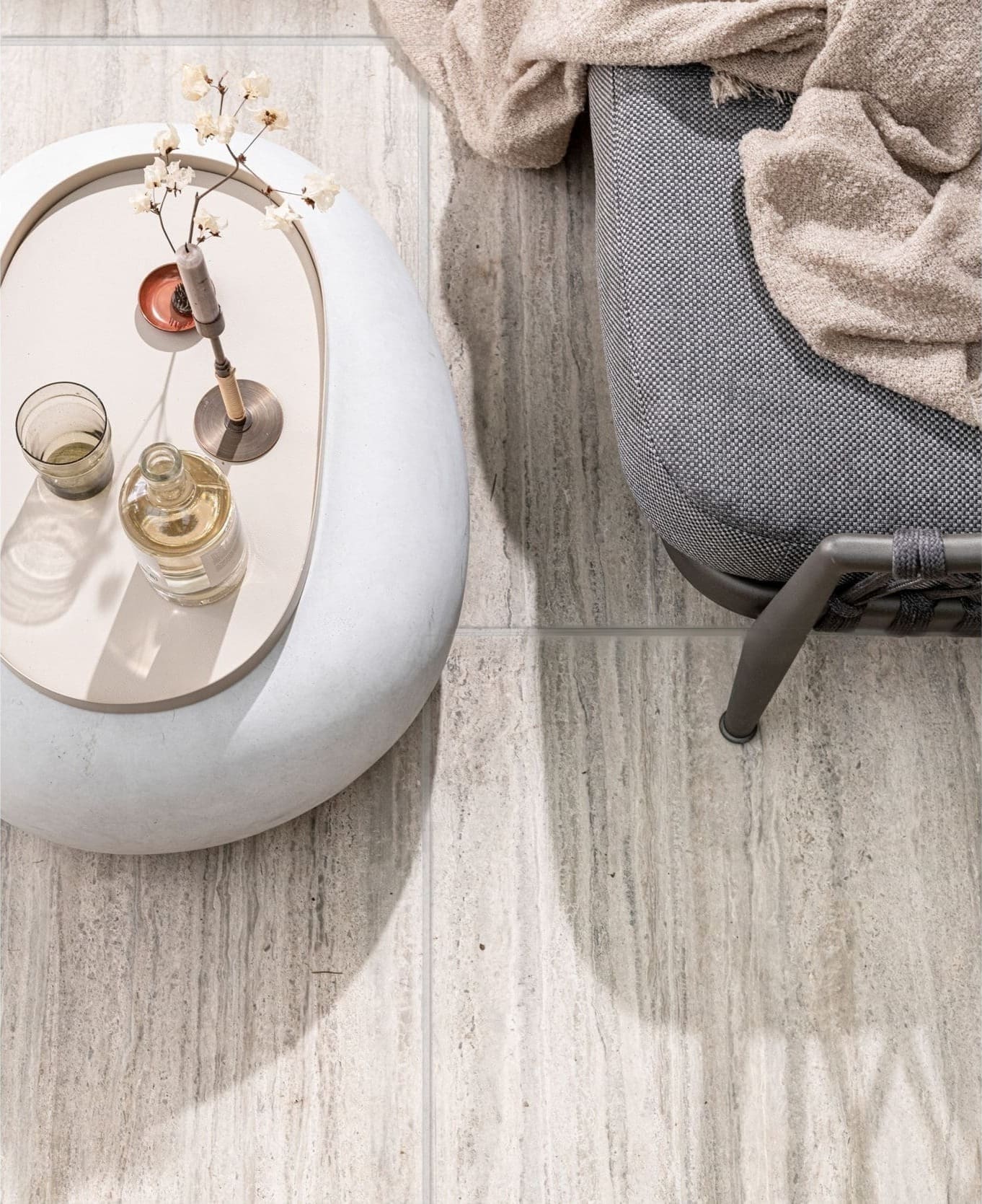 vtwonen Pebble Bijzettafel Betonlook Wit 31x65x49 White Eettafel