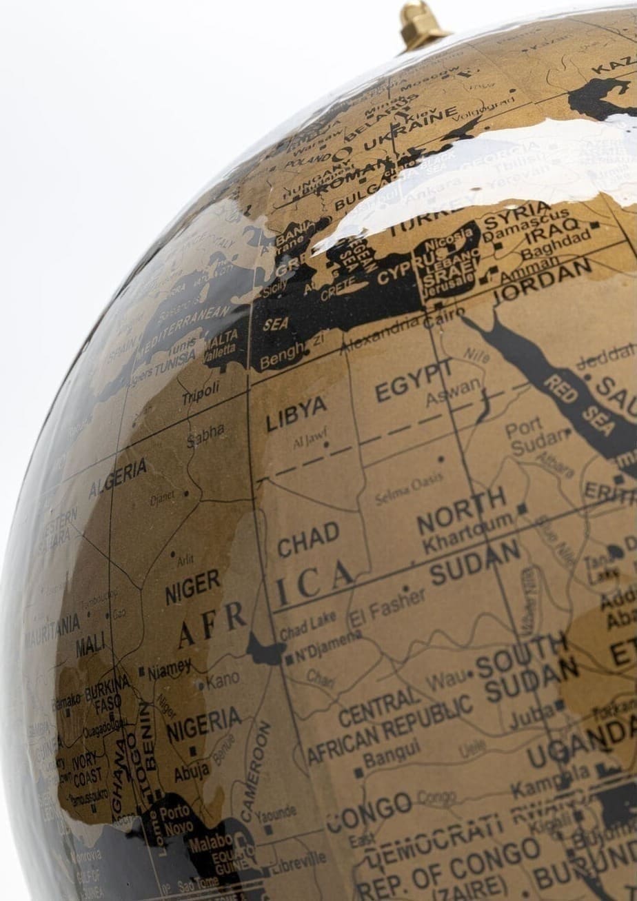 Beeld Globe Top Gold 47cm Kare Design Beeld 53926