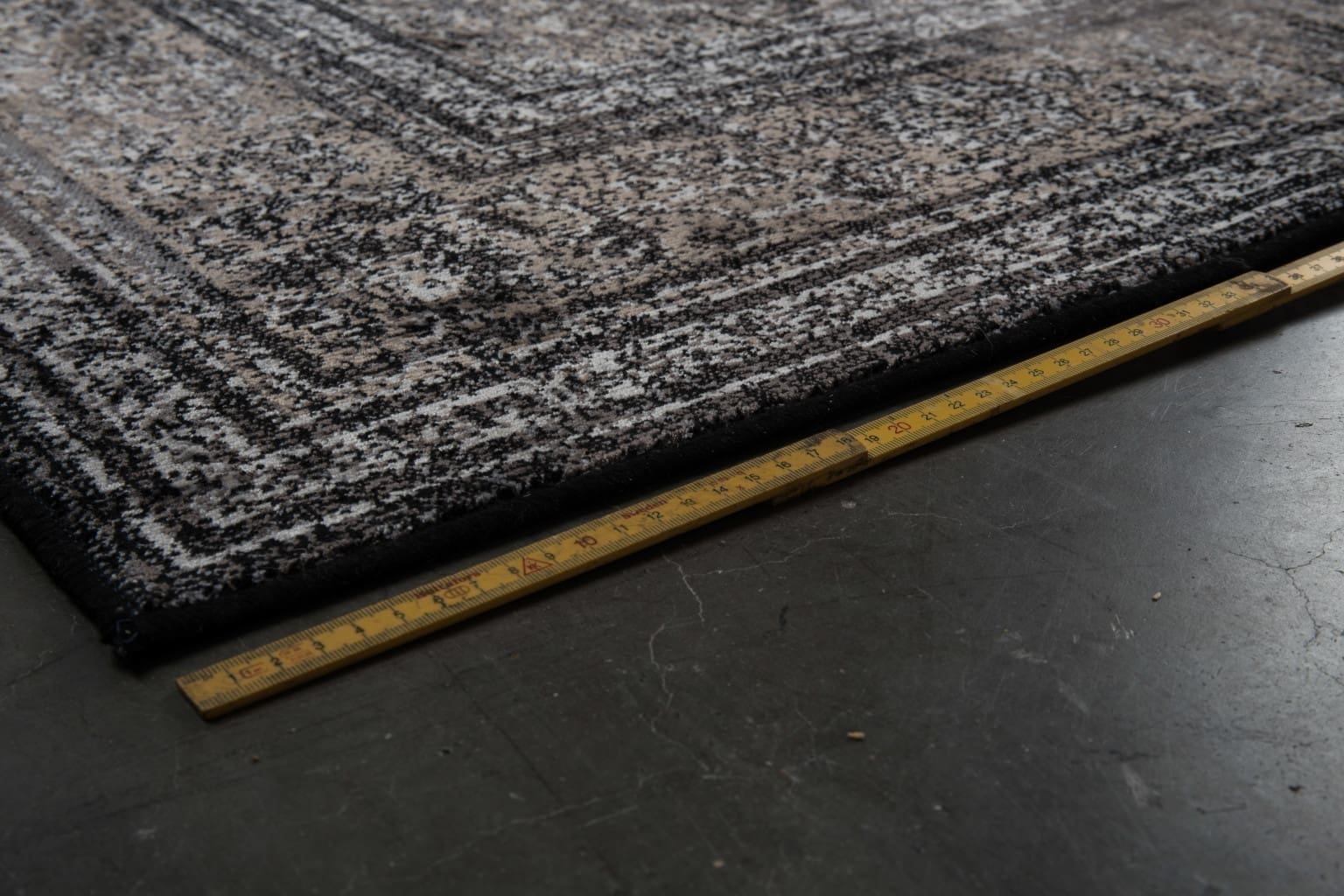 Vloerkleed Rugged 170x240 Dark Dutchbone ZVR6000022