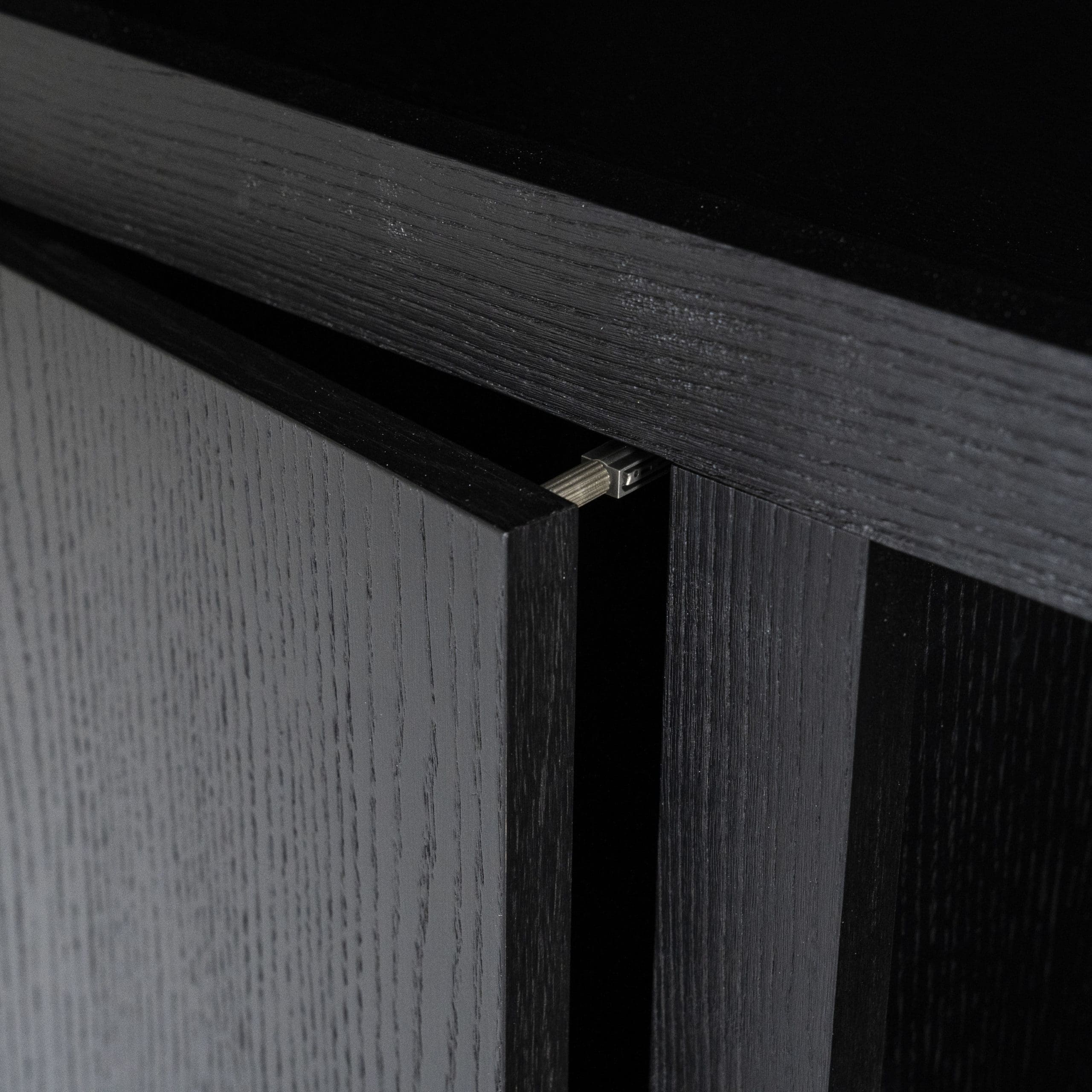 Kabinet Helsinki 120x220cm 4-drs. - Zwart Eleonora Kast 95724
