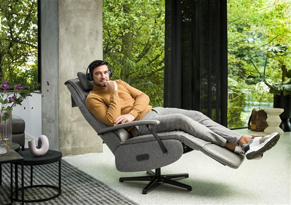 Henders & Hazel Apollo relax-fauteuil - hoge rug - relax - large met batterij en pocketvering - combibekleding cleo lichtgrijs en leder laredo lichtgrijs  Fauteuil
