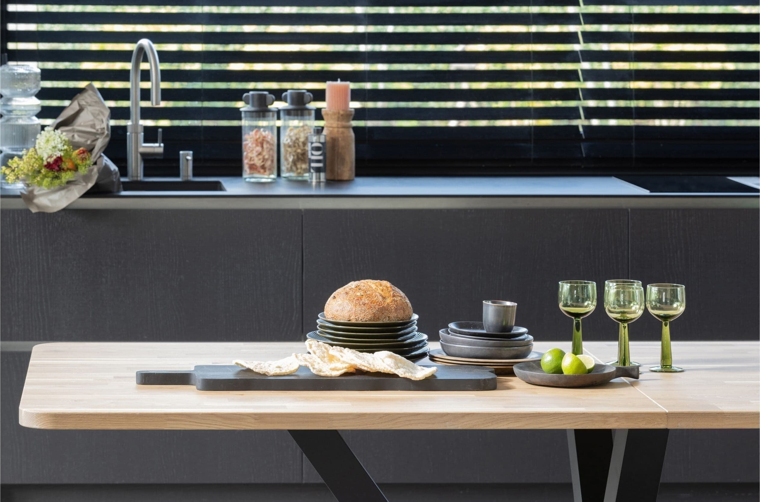 WOOOD Combi-Eettafel: xl tafelblad eiken 240x100 & zeeland poot Naturel Eettafel