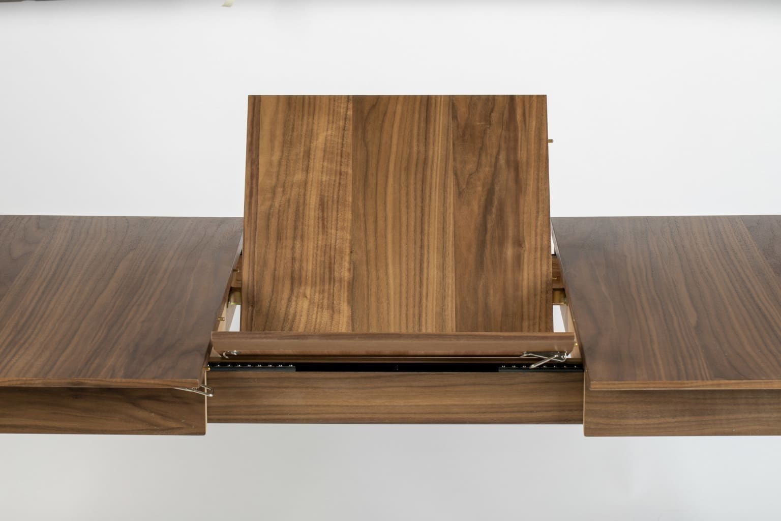 Tafel Glimps 180/240x90 Walnut Zuiver ZVR2100127