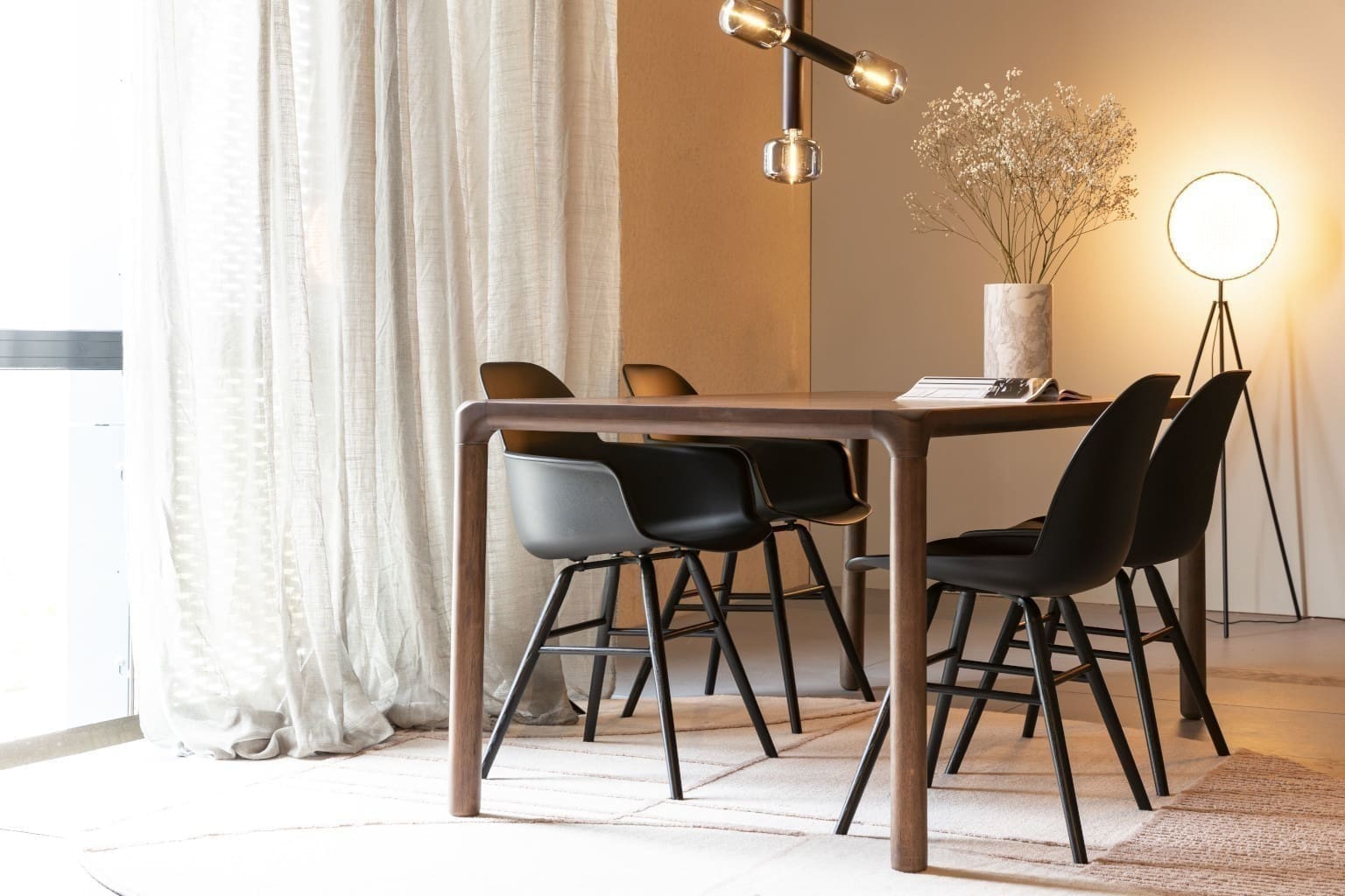 Tafel Storm 220x90 Walnut Zuiver ZVR2100120