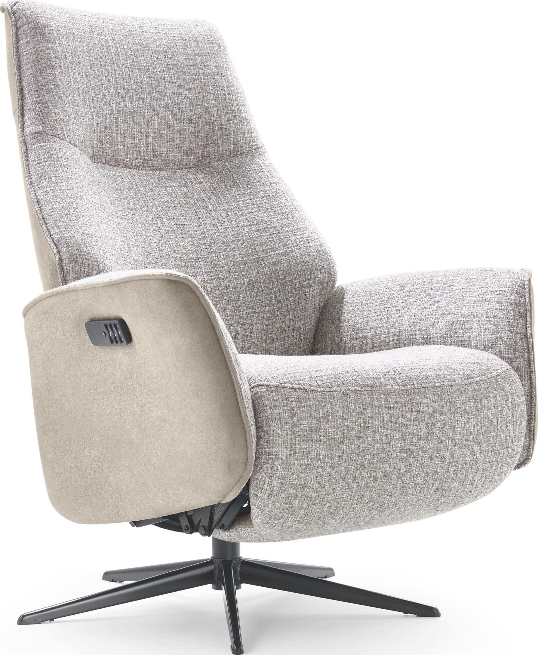 Calabritto , exclusief design uit de collectie van Baenks. Uitgevoerd in maatvoering Medium uitvoering in microleder Tex-bull 3257-lightgrey (buitenzijde) en stof Chronotex 3261-dolphin (binnenzijde) met 3-motorige relaxfunctie en zwart metalen 5-teensvoet (voet A, model PBS). Afmetingen: H110 x B78 x D84 cm.
