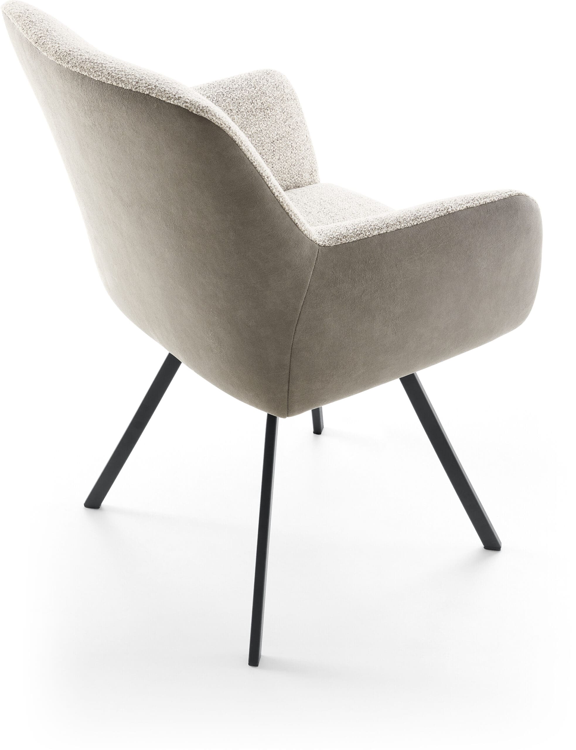 Via Del Corso armstoel, exclusief design uit de collectie van Baenks. Deze elegante eetkamerstoel is niet alleen zeer comfortabel, bij dit Baenks design heeft u de keuze uit maar liefst 7 verschillende onderstellen. Ook voor de bekleding heeft u de keuze uit diverse stoffen en ledersoorten. Ook een combinatie leder/stof is mogelijk. Zoals afgebeeld: in stof Oasis 91-bisque (voorkant) en microleder Bull 84-clay (achterkant) met zwart metalen poot type A en terugdraaimechanisme. Afmeting: H89 x B62 x D55 cm.