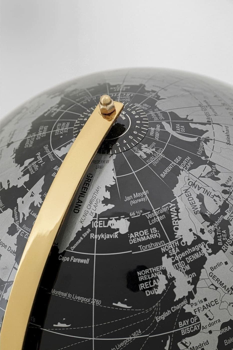 Beeld Globe Top Gold 132cm Kare Design Beeld 53924