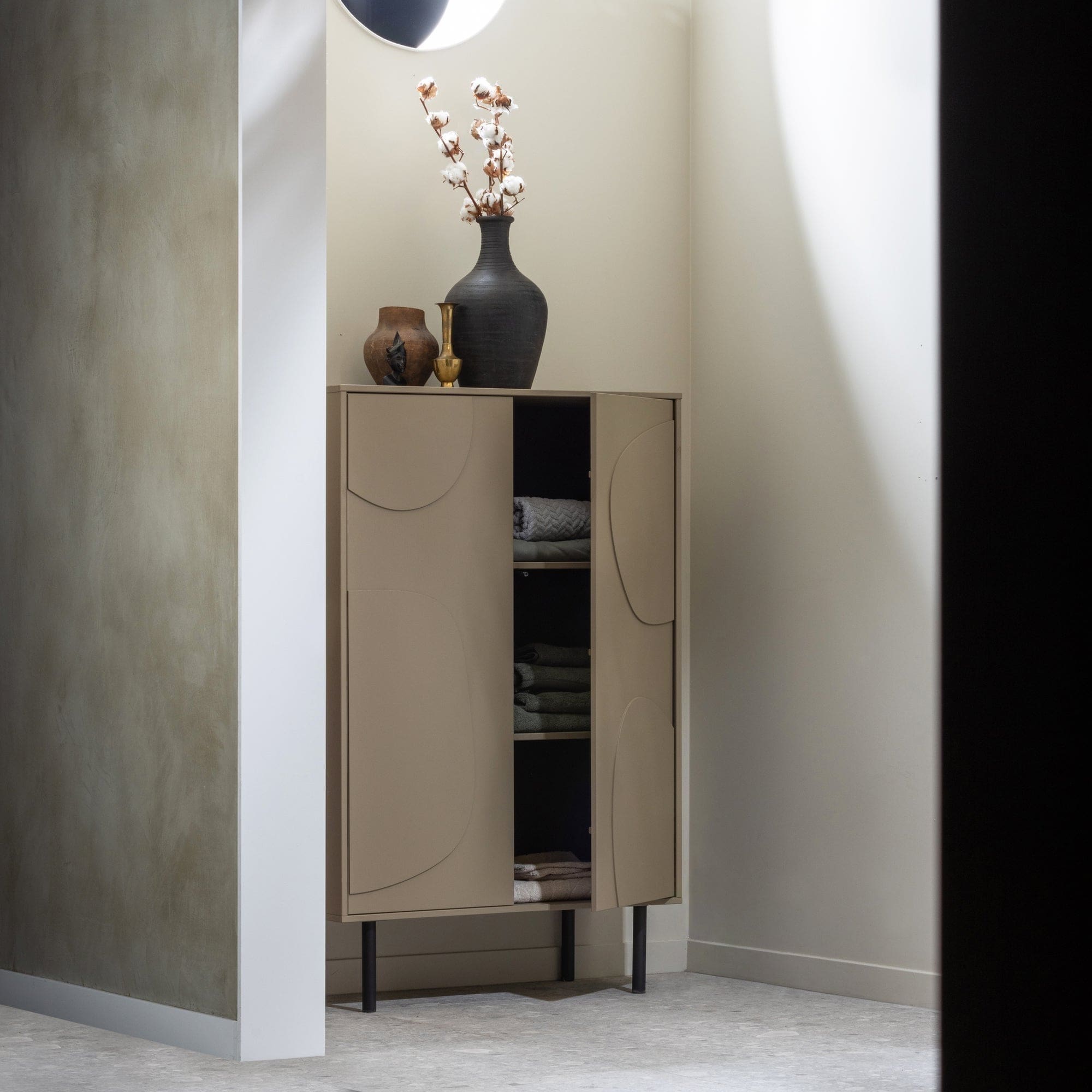 WOOOD Cadiz opbergkast grenen mud Bruin|Taupe Kast