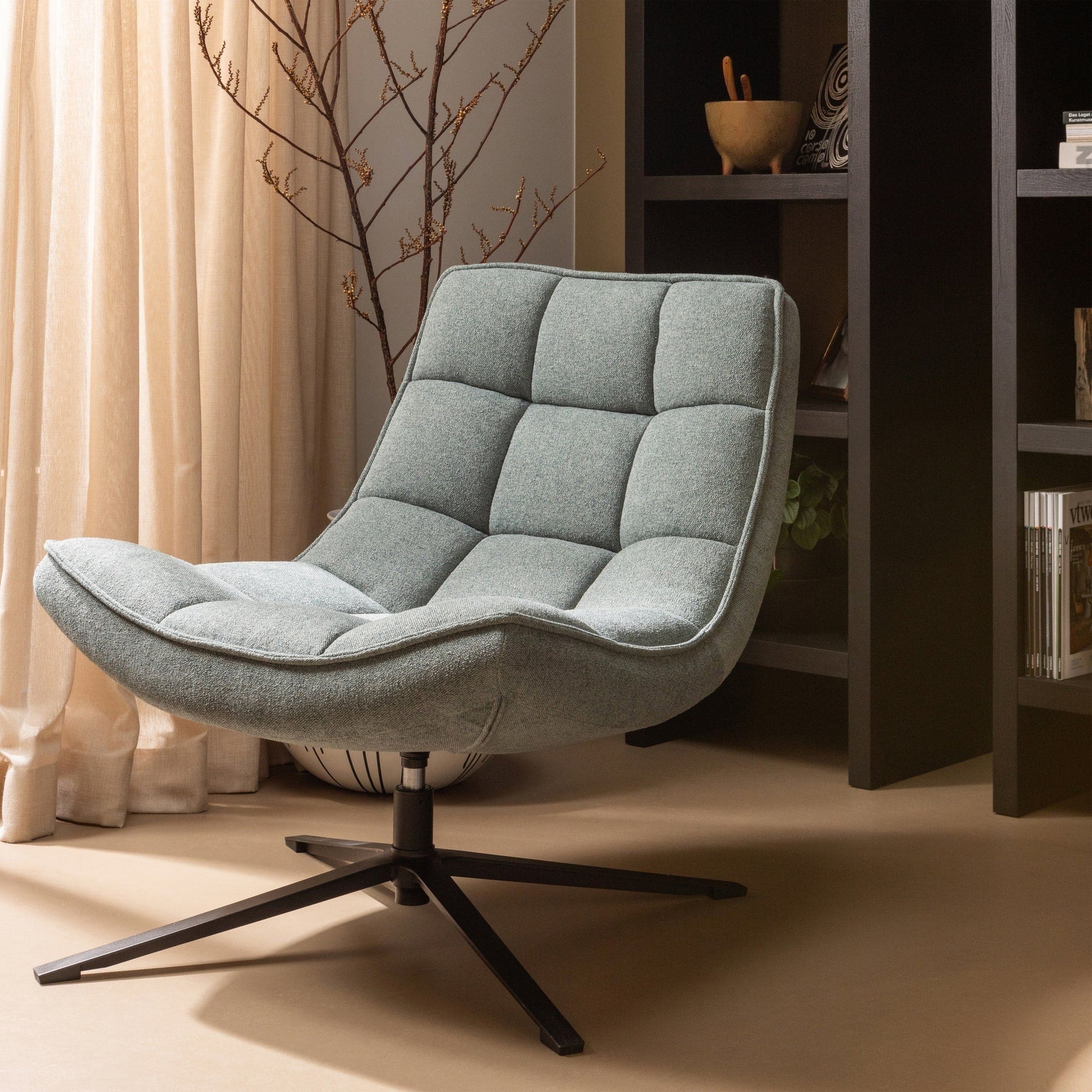 WOOOD Maudi draaifauteuil blue stone Blauw Draaifauteuil