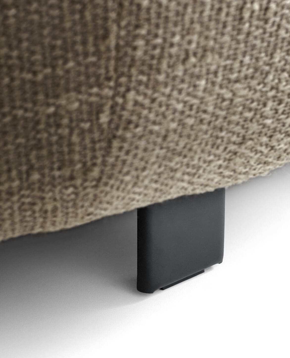 Brentwood hoekbank van Baenks, een comfortabele en stijlvolle toevoeging aan elk interieur. Personaliseer je bank met een scala aan kleuren en bekledingsopties, en kies uit diverse configuraties en comfortopties.