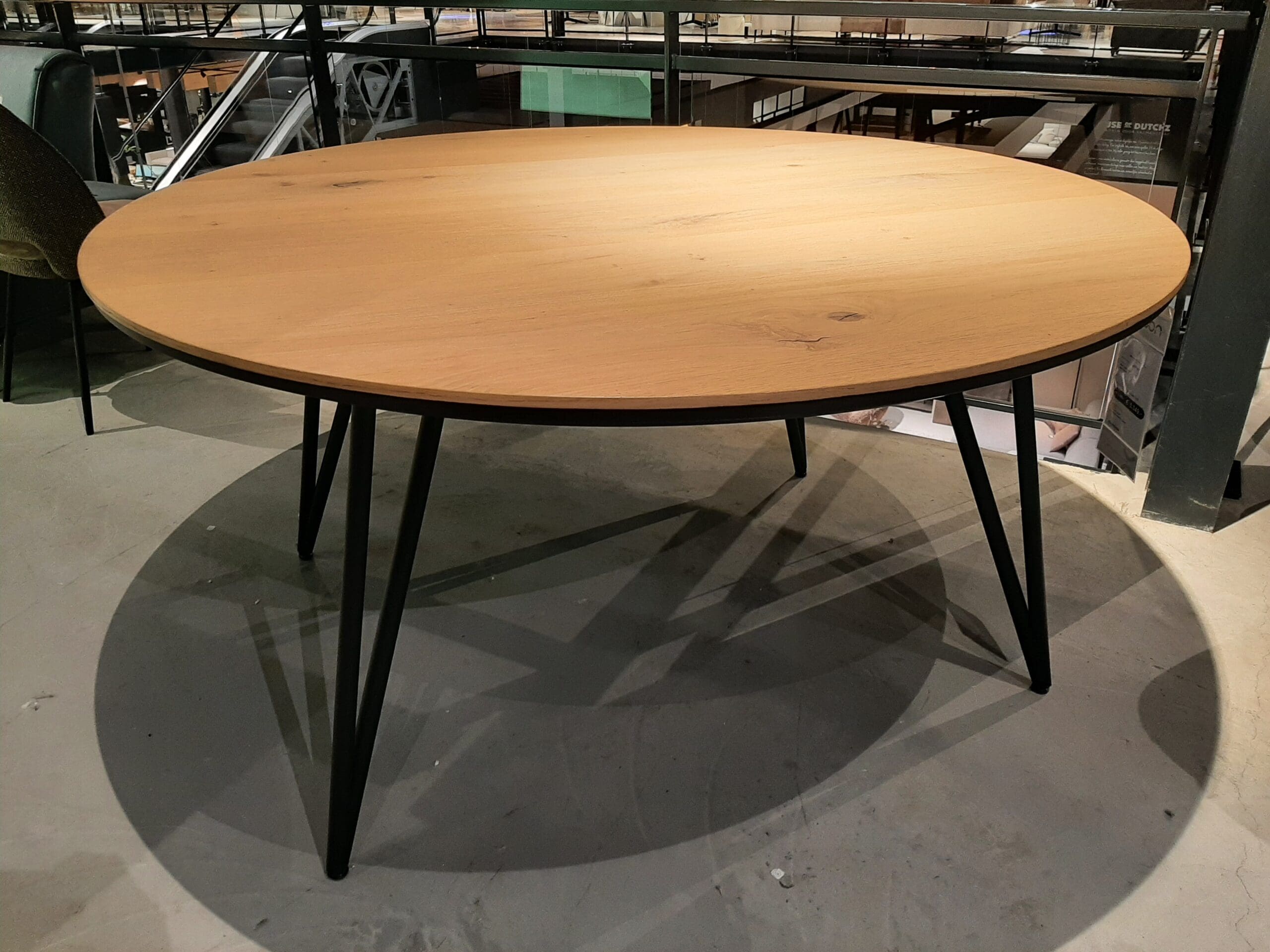 Vik eetkamertafel - Ø150cm - natural **SHOWROOMMODEL**