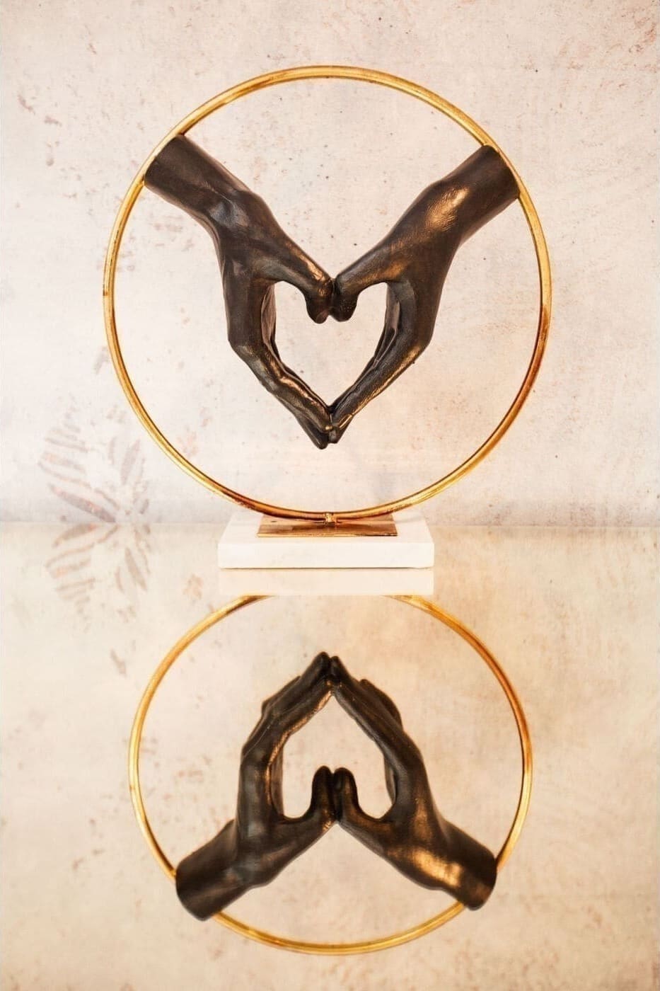 Beeld Elements Heart Hand 62cm Kare Design Beeld 53431