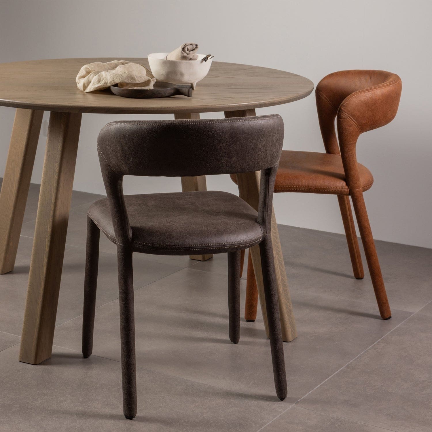 WOOOD Noble eetkamerstoel leerlook cognac Cognac Eetkamerstoel