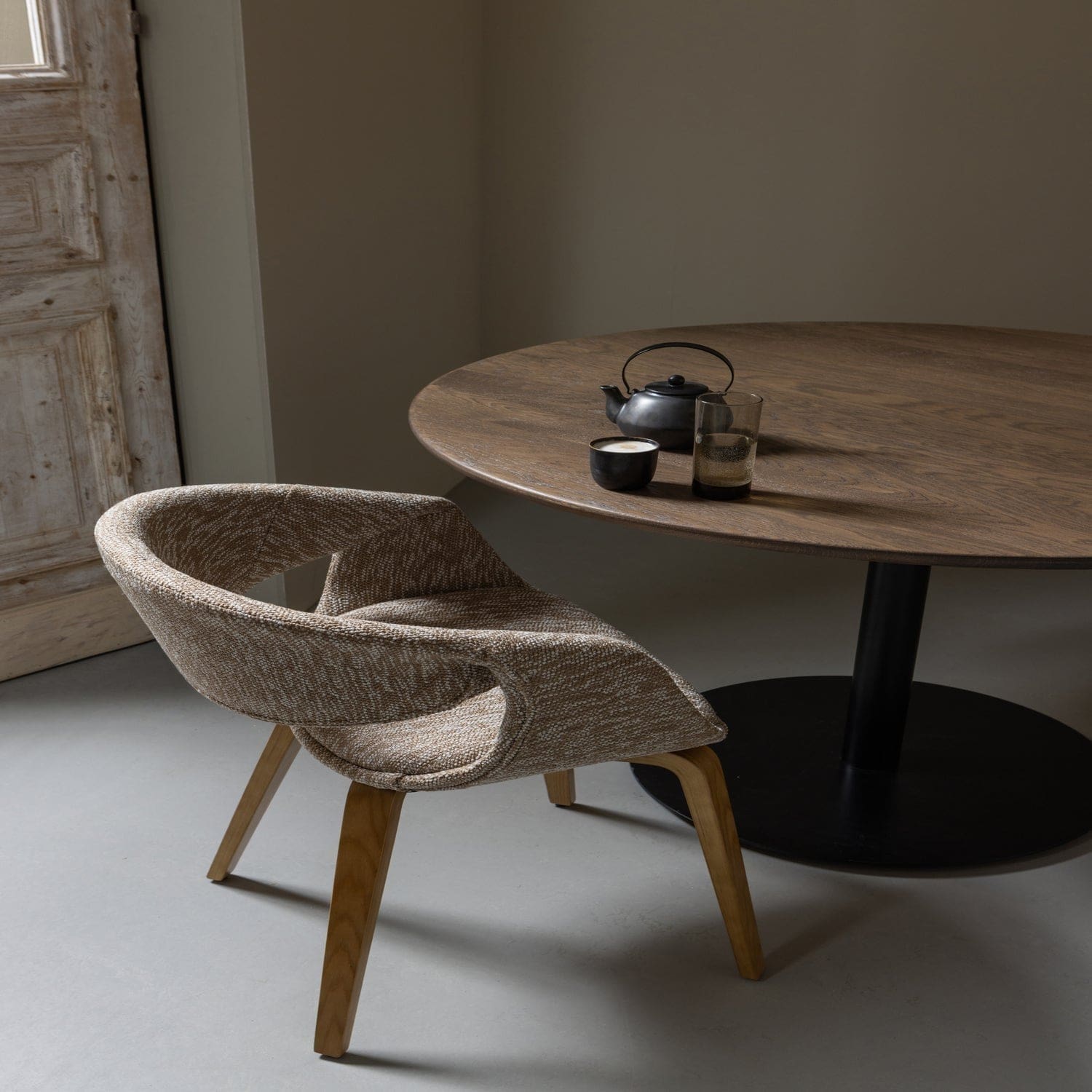 WOOOD Yossi eetkamerstoel zand met houten poot naturel Beige|Bruin Eetkamerstoel