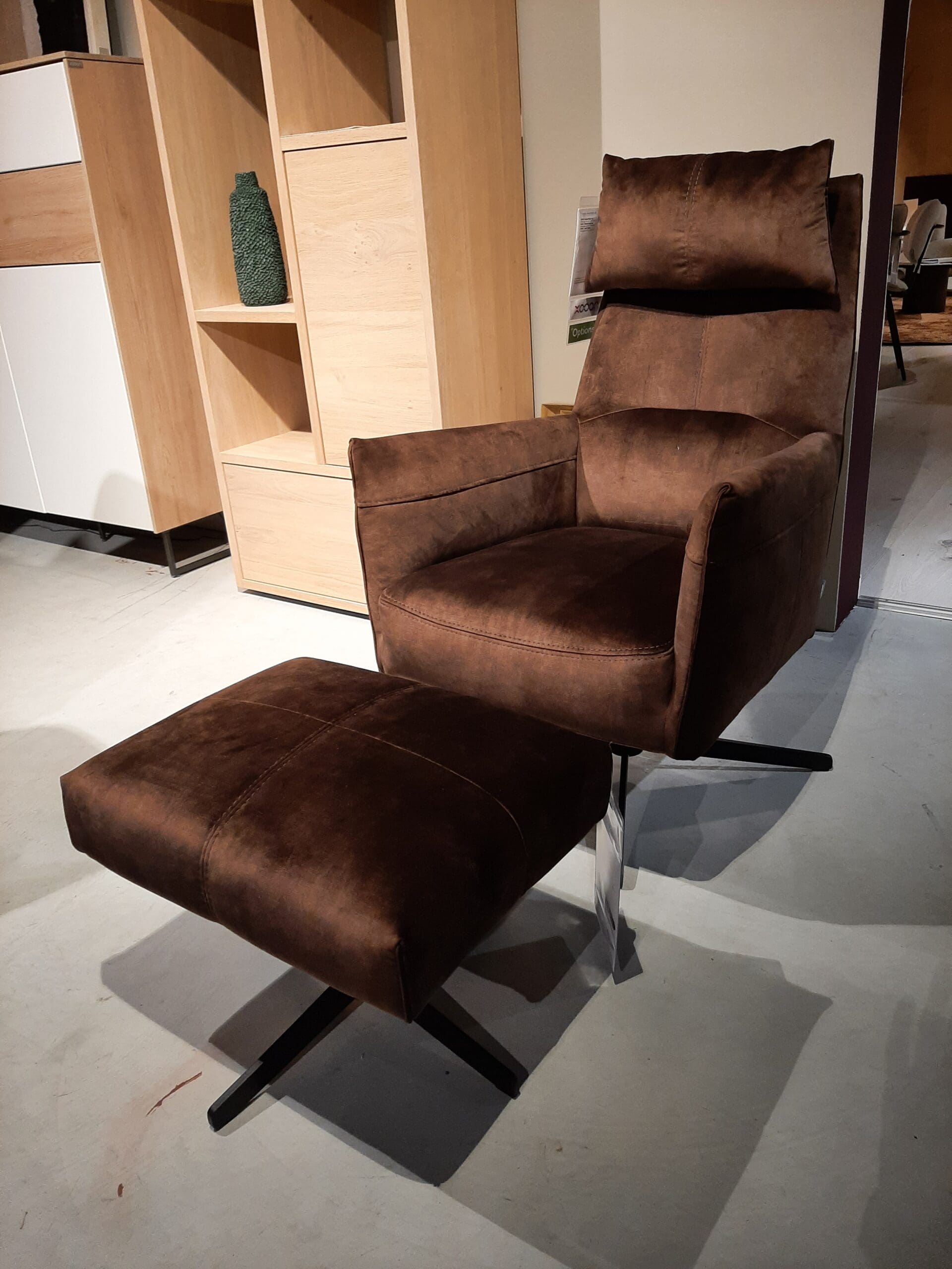 Matera fauteuil - hoge rug + hocker **SHOWROOMMODEL**