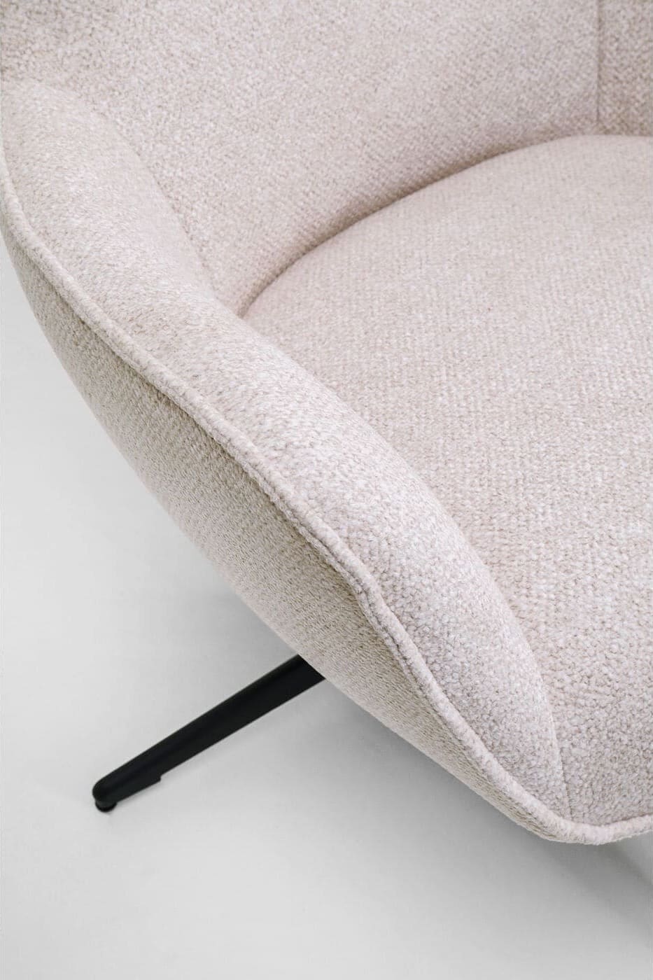 Draaistoel Met Arm + Hocker Jules Cream Kare Design Armstoel 70821