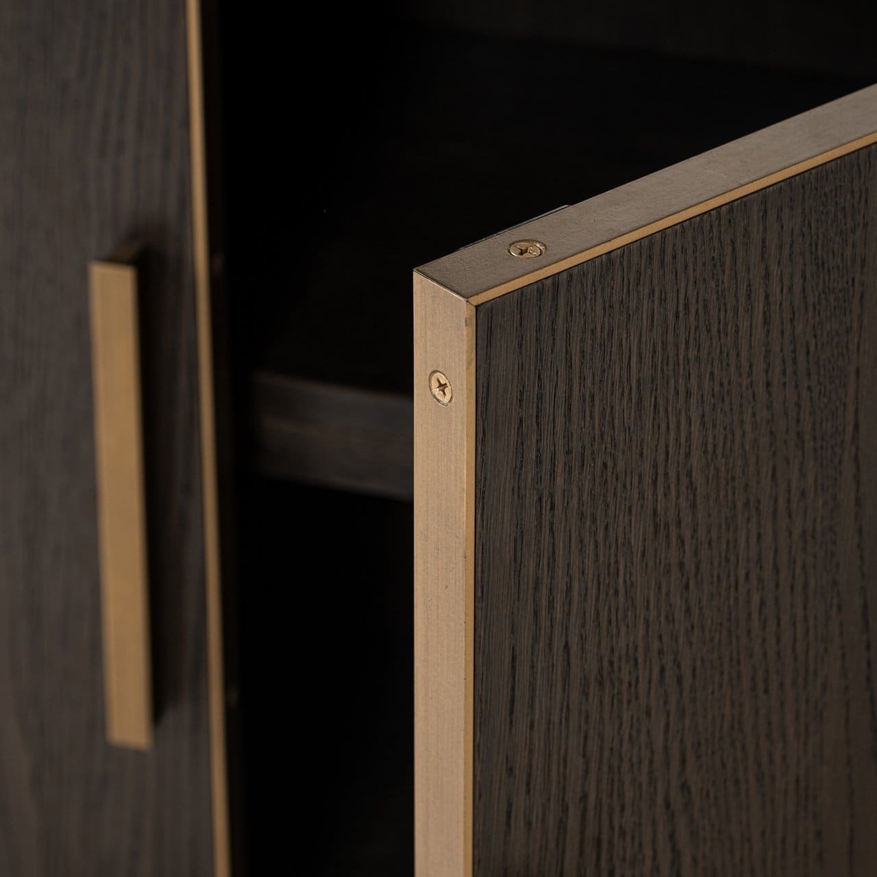 Richmond Interiors Wandkast Carter brown large 4-doors Bruin Kast