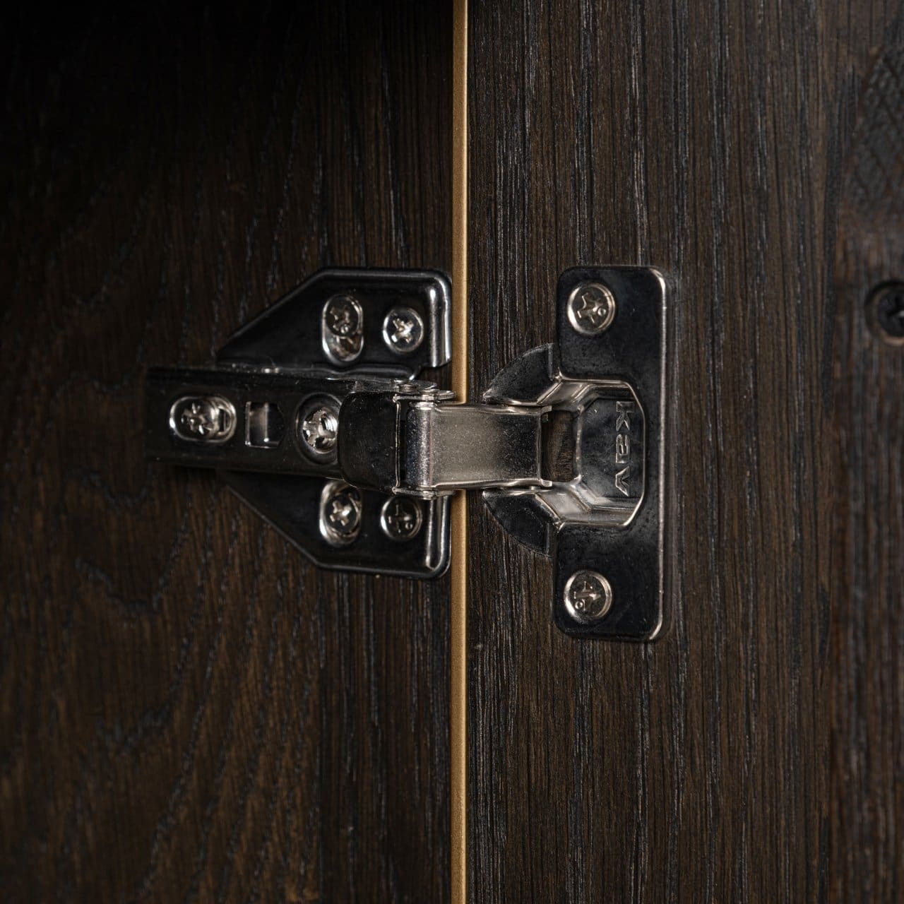 Richmond Interiors Wandkast Carter brown large 4-doors Bruin Kast