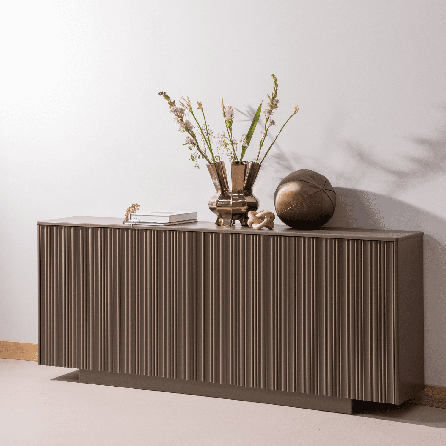 WOOOD Nova dressoir 200cm grenen truffel bruin Truffel bruin Dressoir|Kast