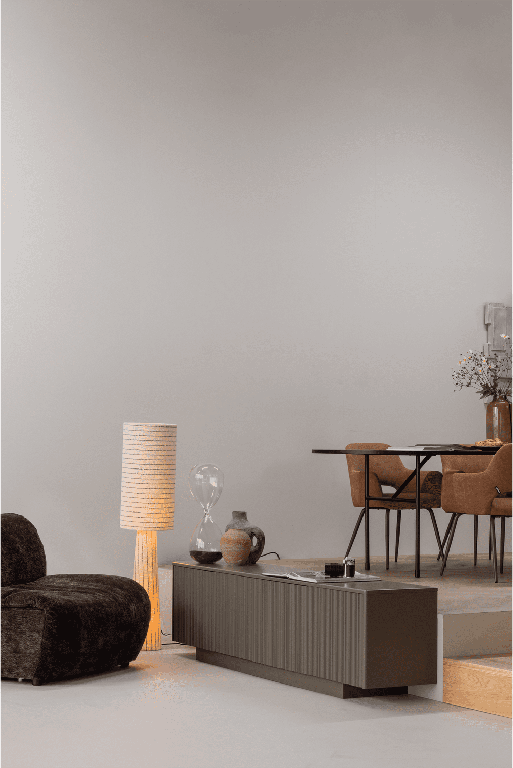 WOOOD Nova tv meubel 200cm grenen truffel bruin Truffel bruin Tv-meubel|Tv-dressoir