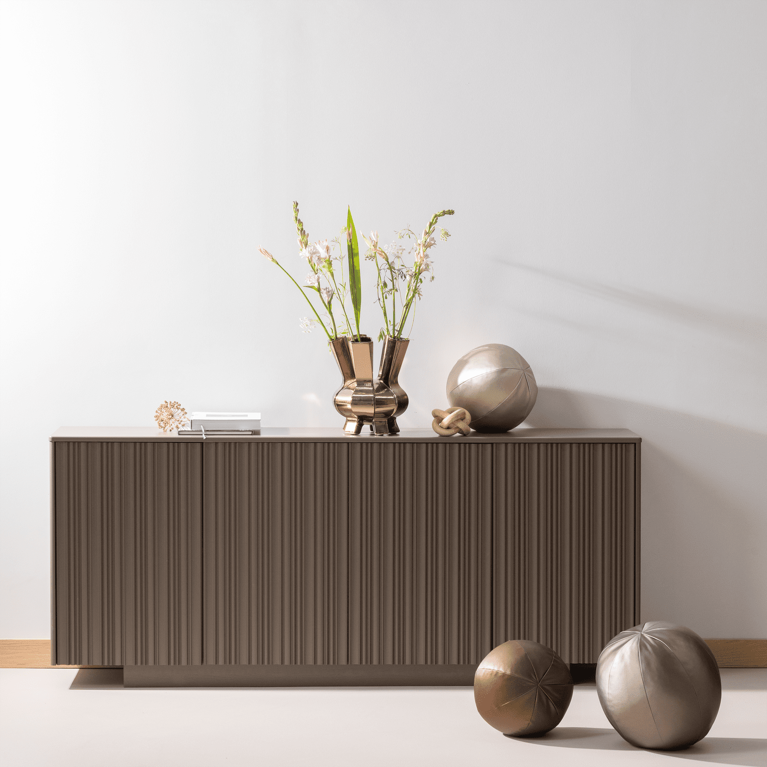 WOOOD Rodeo bal kussen klein metallic warm bruin Warm bruin Sierkussen