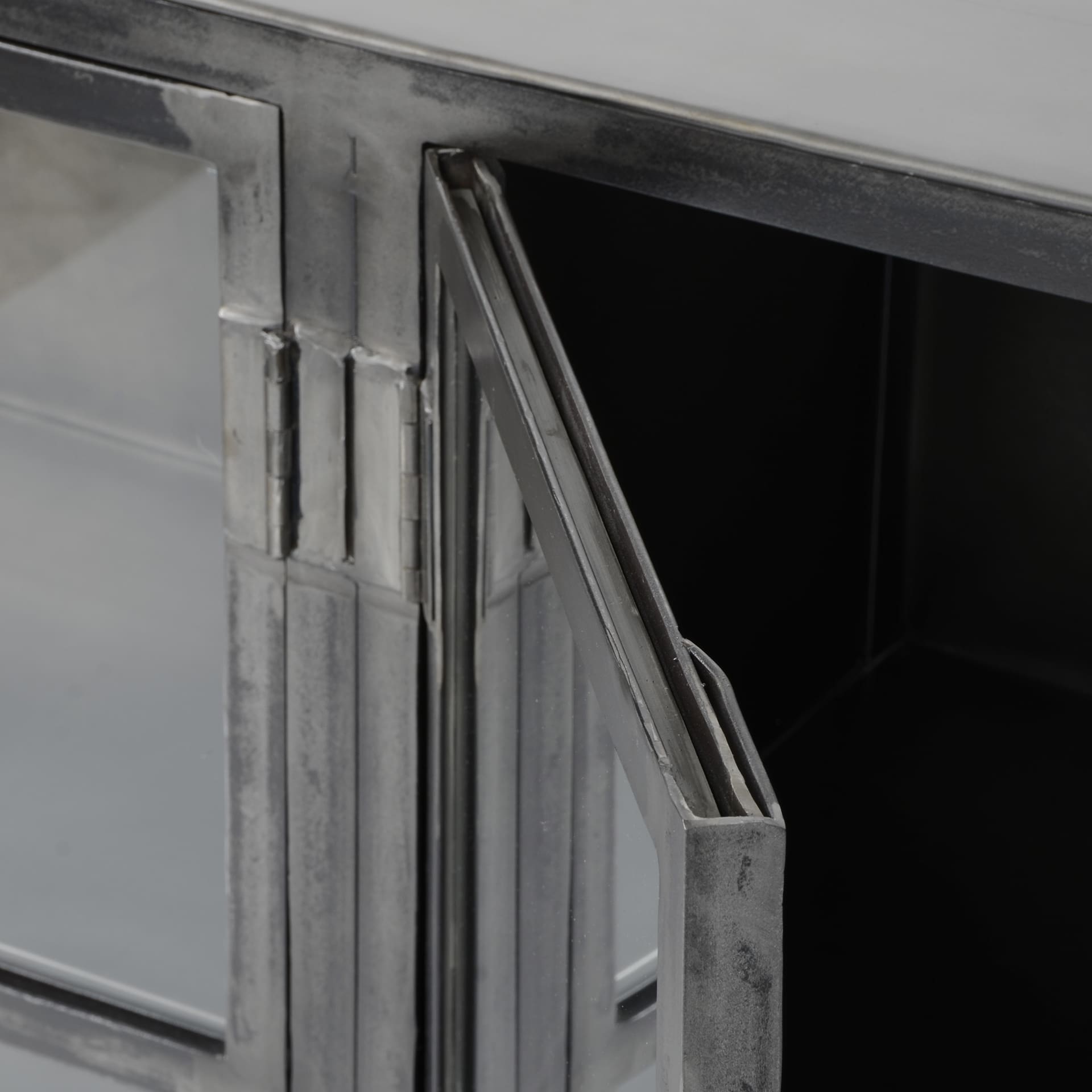 Dressoir Rift Metal 4D - Gunmetal Bullcraft Dressoir 5861/44G