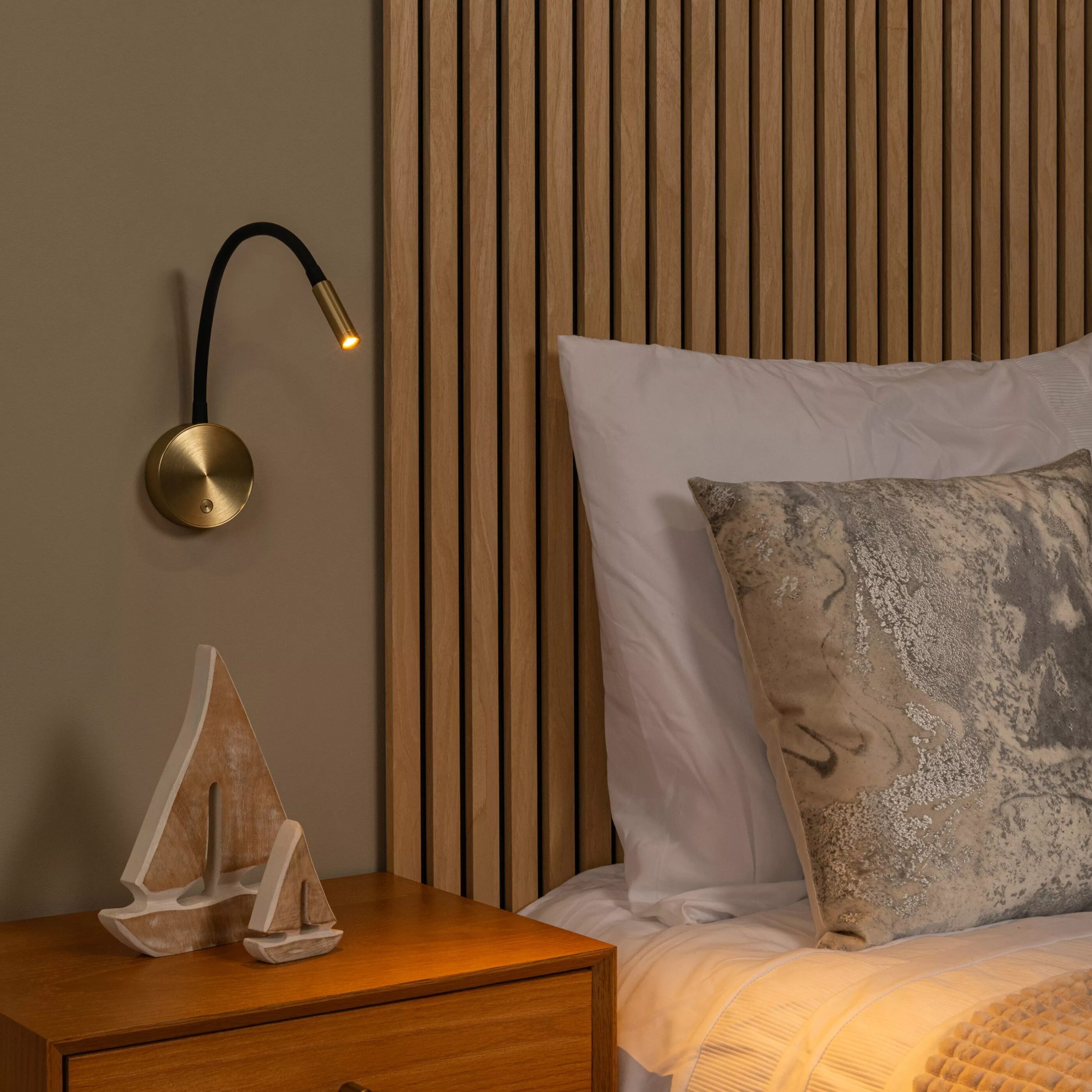 Asja Oplaadbare Wandspot / Wandlamp Accu/batterij Led 3 Stepdim - Mat Goud / Messing Lucide Wandlamp 41206/03/02