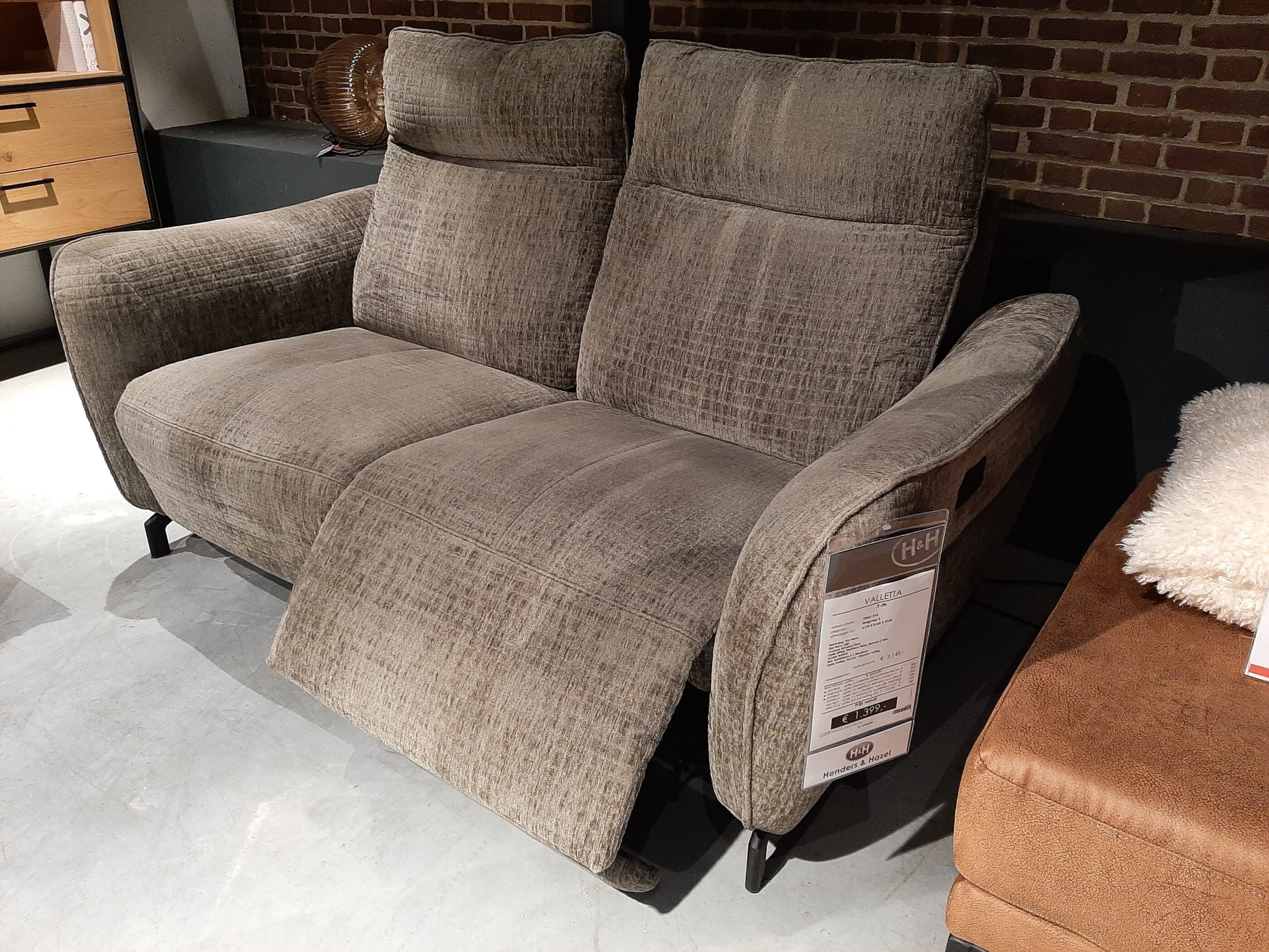 Valletta 2-zitsbank - elektrisch verstelbaar **SHOWROOMMODEL**