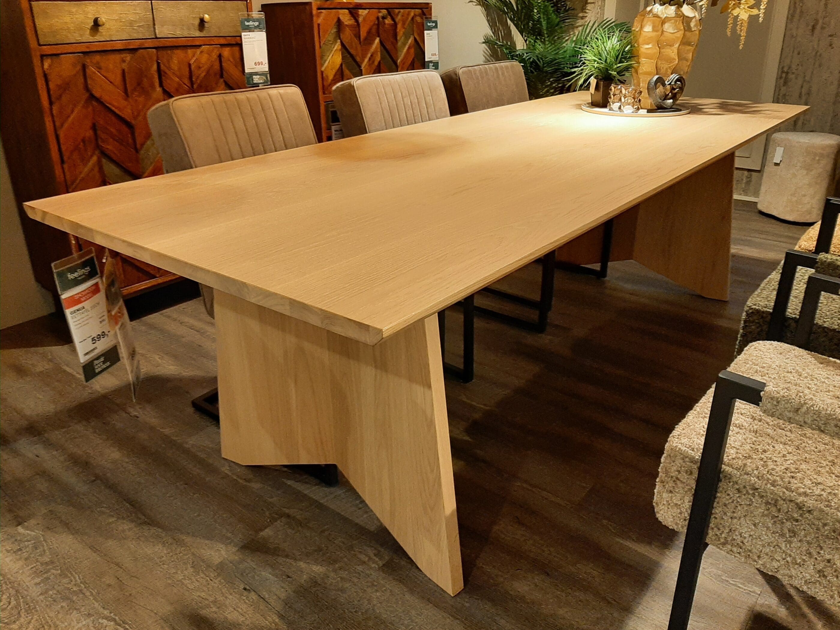Genua eettafel 220cm **SHOWROOMMODEL**