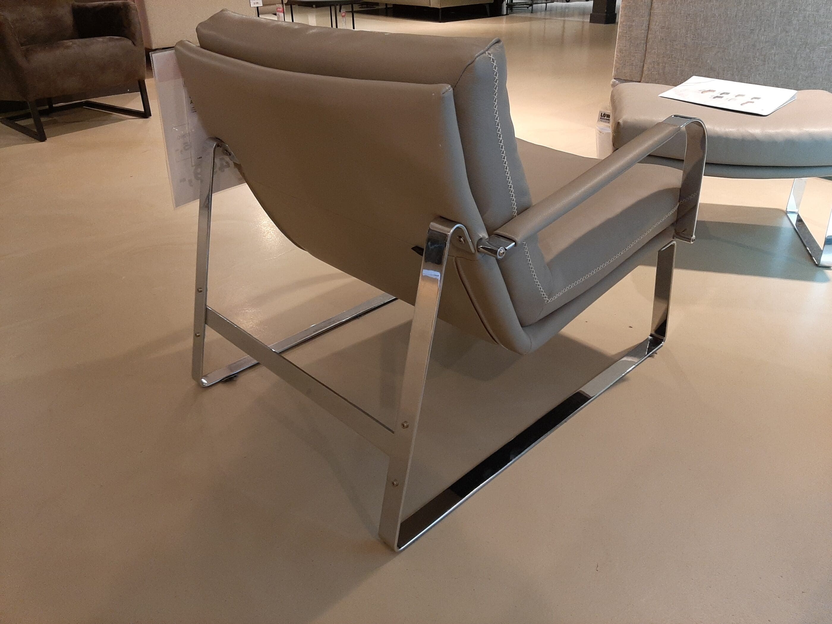 Shabby fauteuil + hocker **SHOWROOMMODEL** - Afbeelding 3