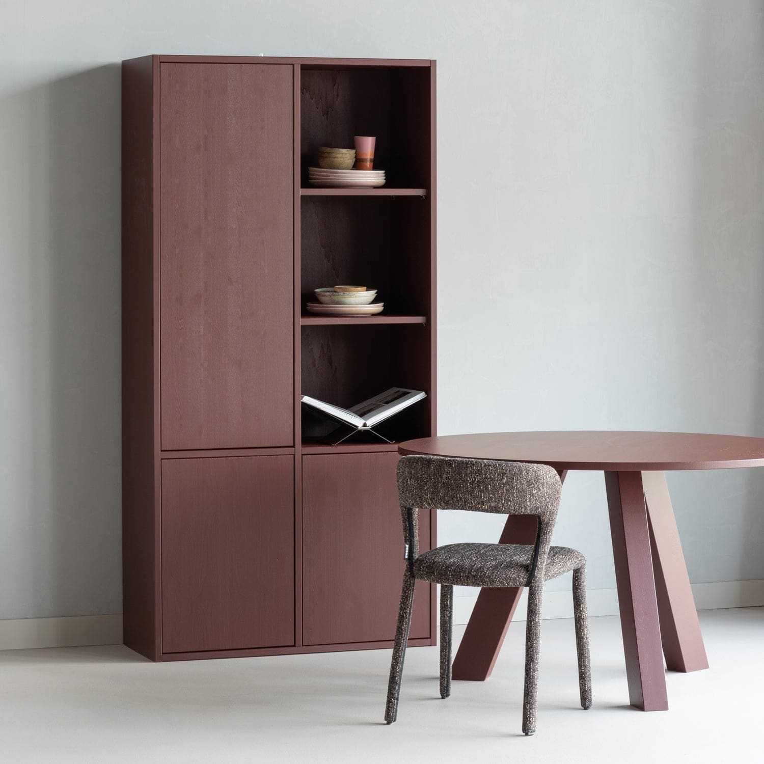 WOOOD Rhonda eettafel o129cm eiken bordeauxrood Bordeaux