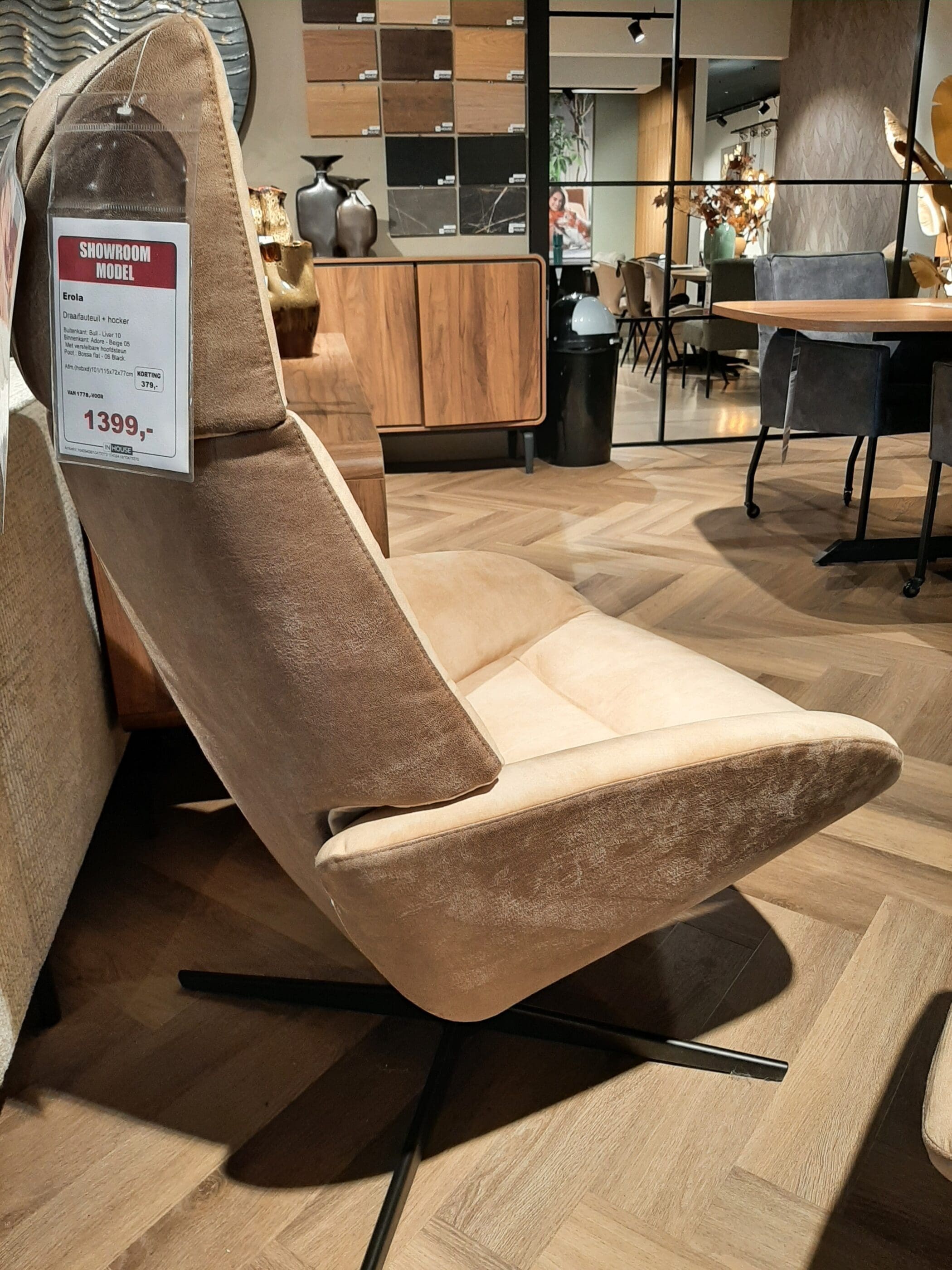 Fauteuil + hocker Erola **SHOWROOMMODEL** - Afbeelding 4