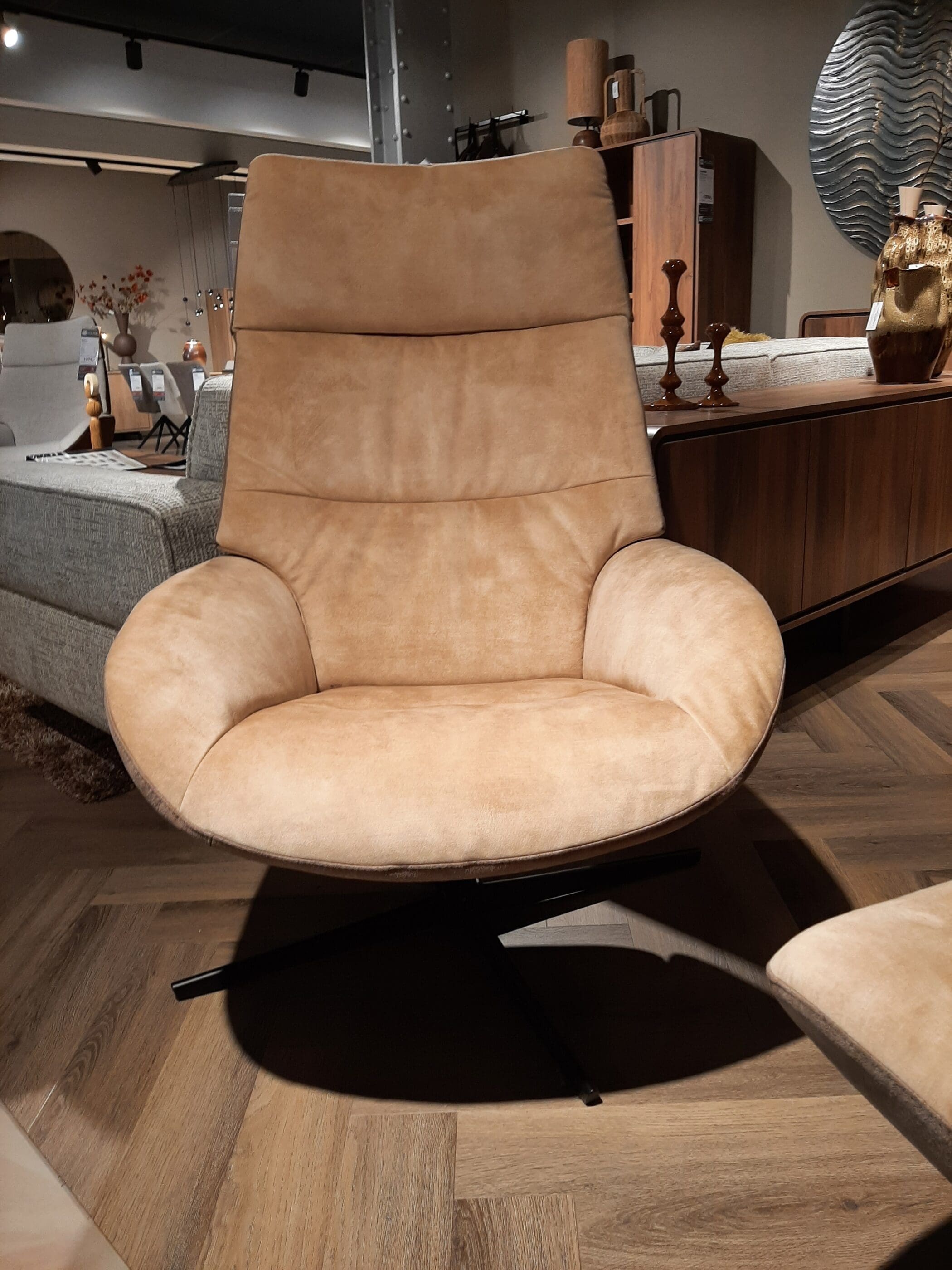 Fauteuil + hocker Erola **SHOWROOMMODEL** - Afbeelding 3