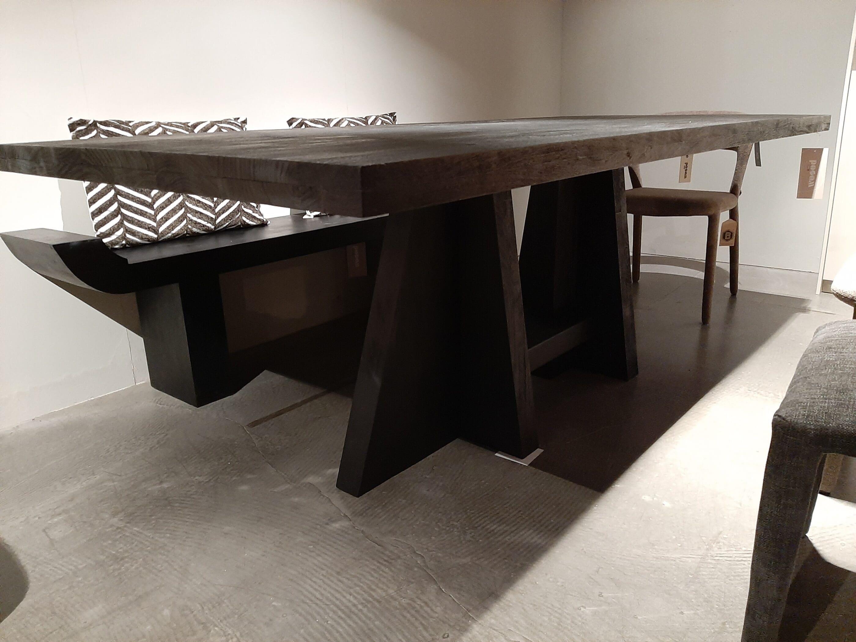 Kean eettafel zwart - 220x100 **SHOWROOMMODEL** - Afbeelding 4