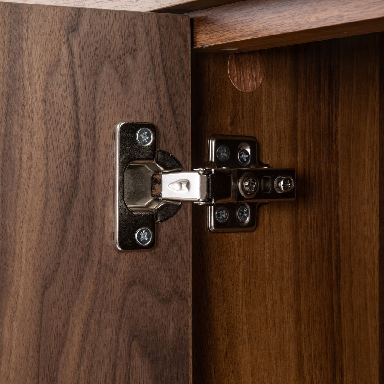 Richmond Interiors Dressoir Windsor walnut Dressoir