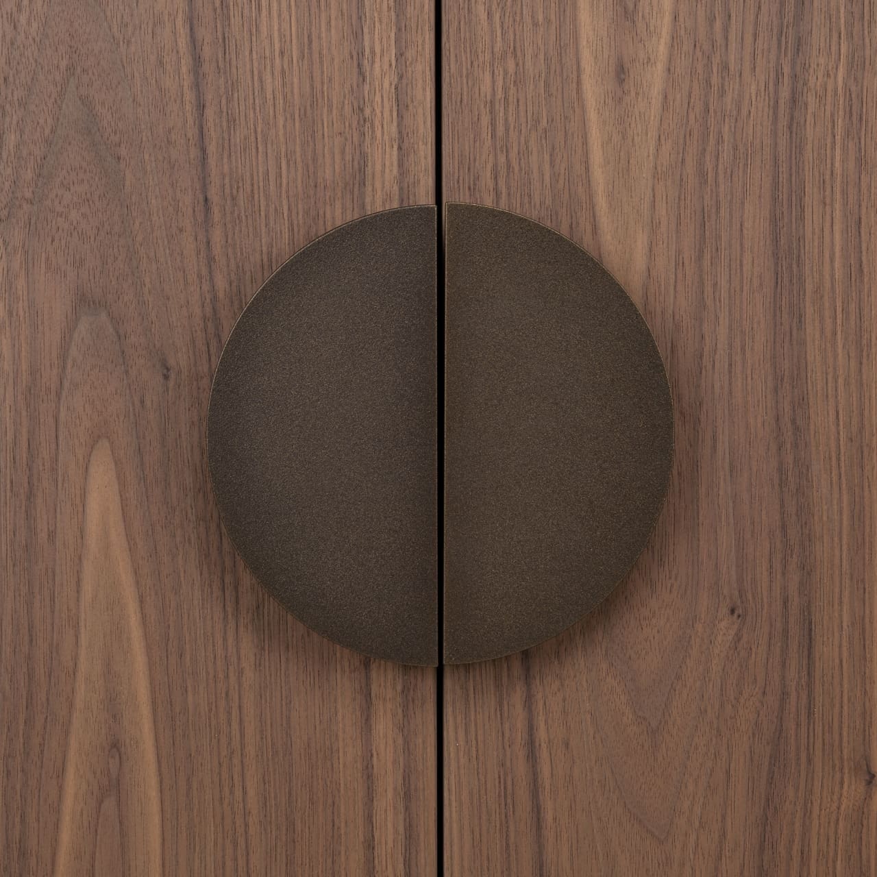 Richmond Interiors Dressoir Windsor walnut Dressoir