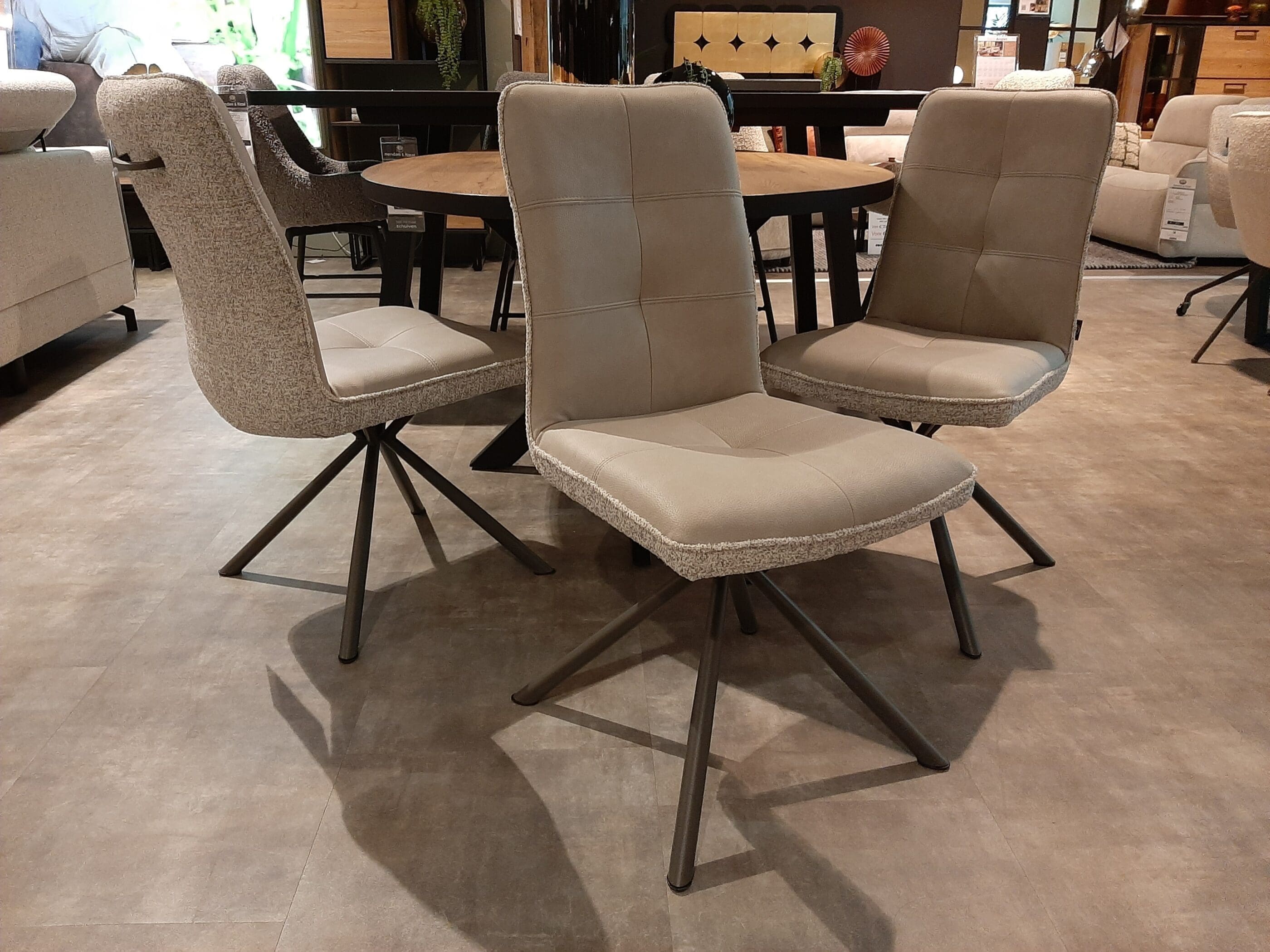 Milva eetkamerstoelen (set van 3) **SHOWROOMMODEL**