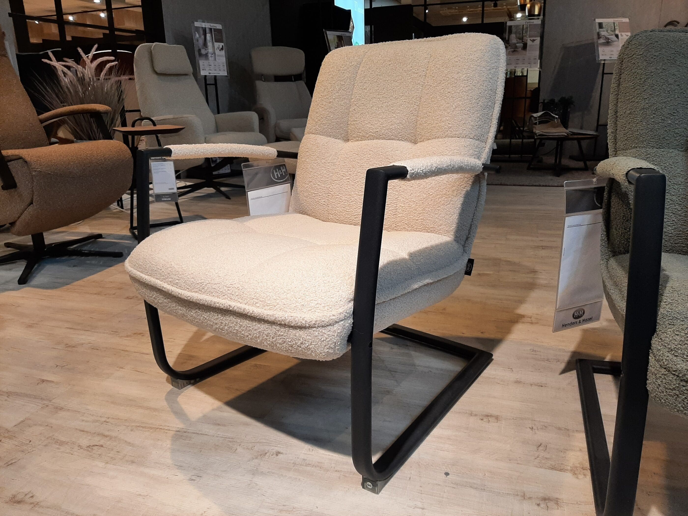 Cavo fauteuil - creme **SHOWROOMMODEL**