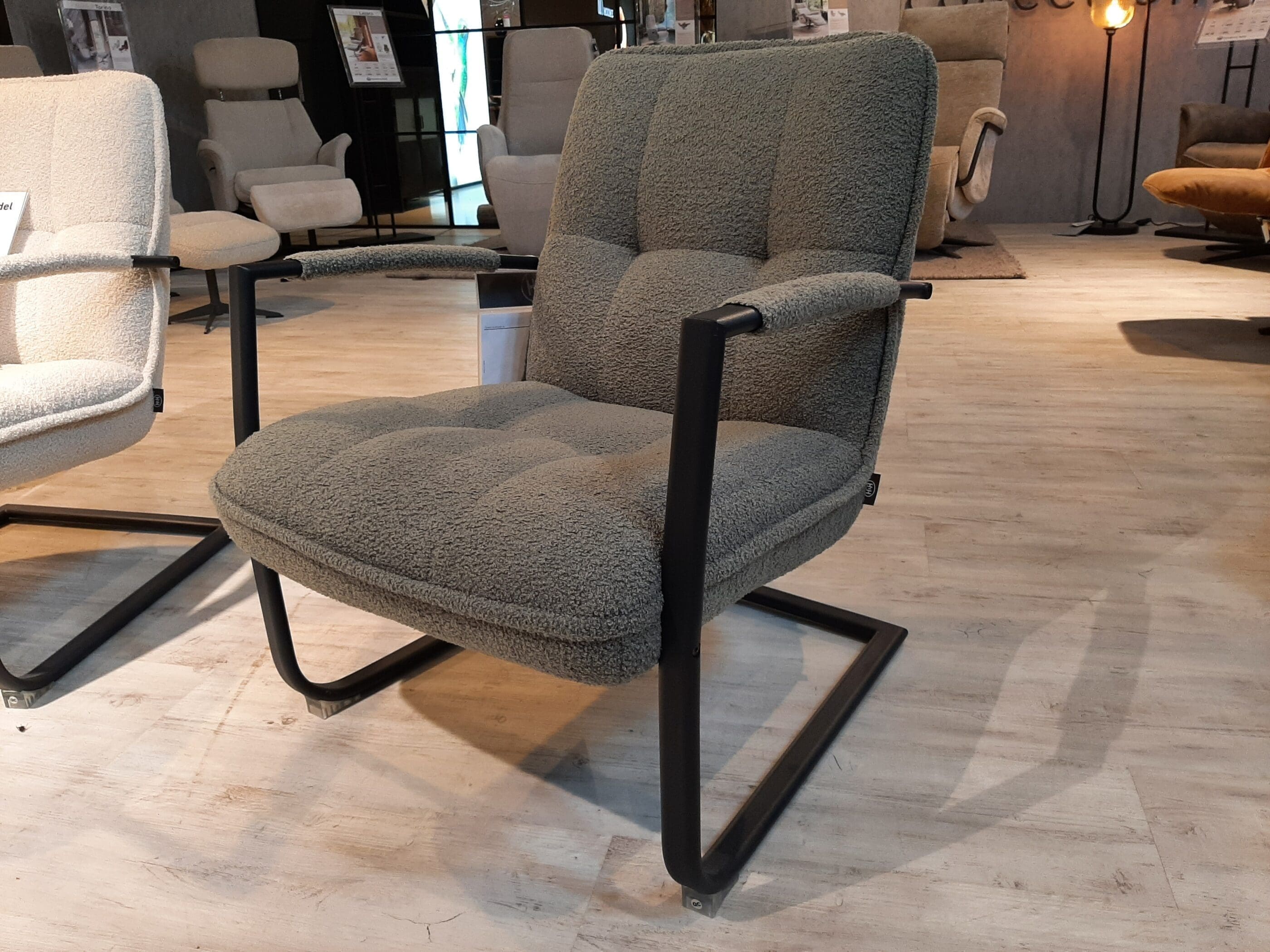Cavo fauteuil - olijf **SHOWROOMMODEL**